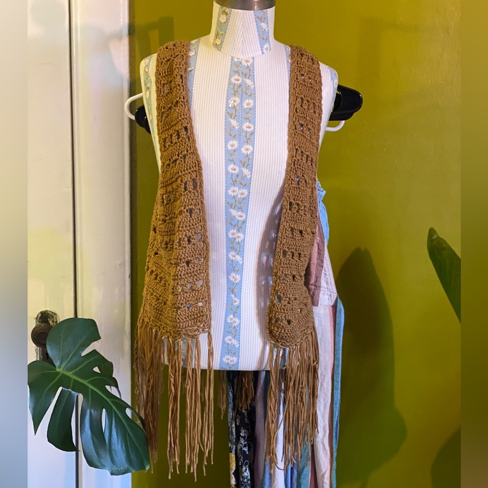 Brown Crochet Vest w/ Fringe Size L